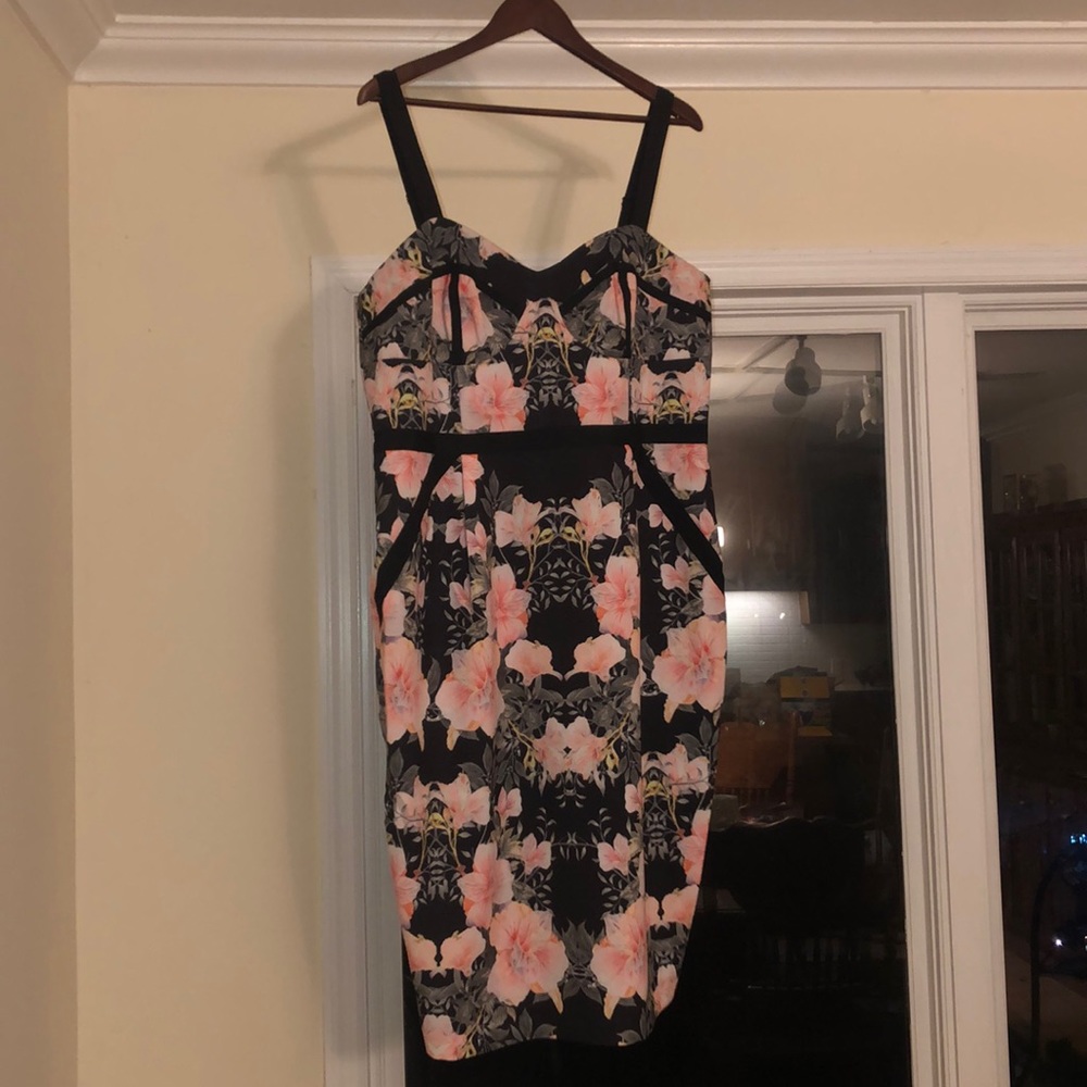 Black, flower print dress w/ adjustable straps!